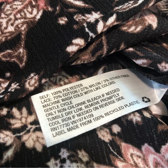 Knox Rose Pink Black Bohemian Floral Top Front Tie Lace Shoulder Flared Sleeve - Picture 8 of 11